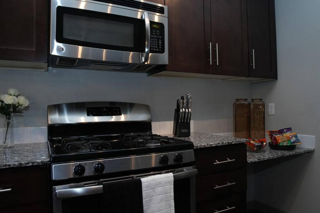 Beautiful Townhome With Garage In Las Vegas Eksteriør billede